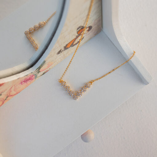 Necklace v flowers