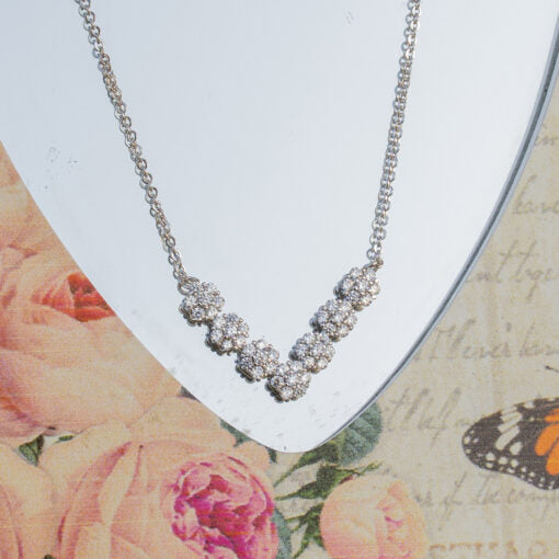 Necklace v flowers