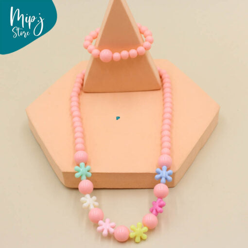 Flower necklace and bracelet sets