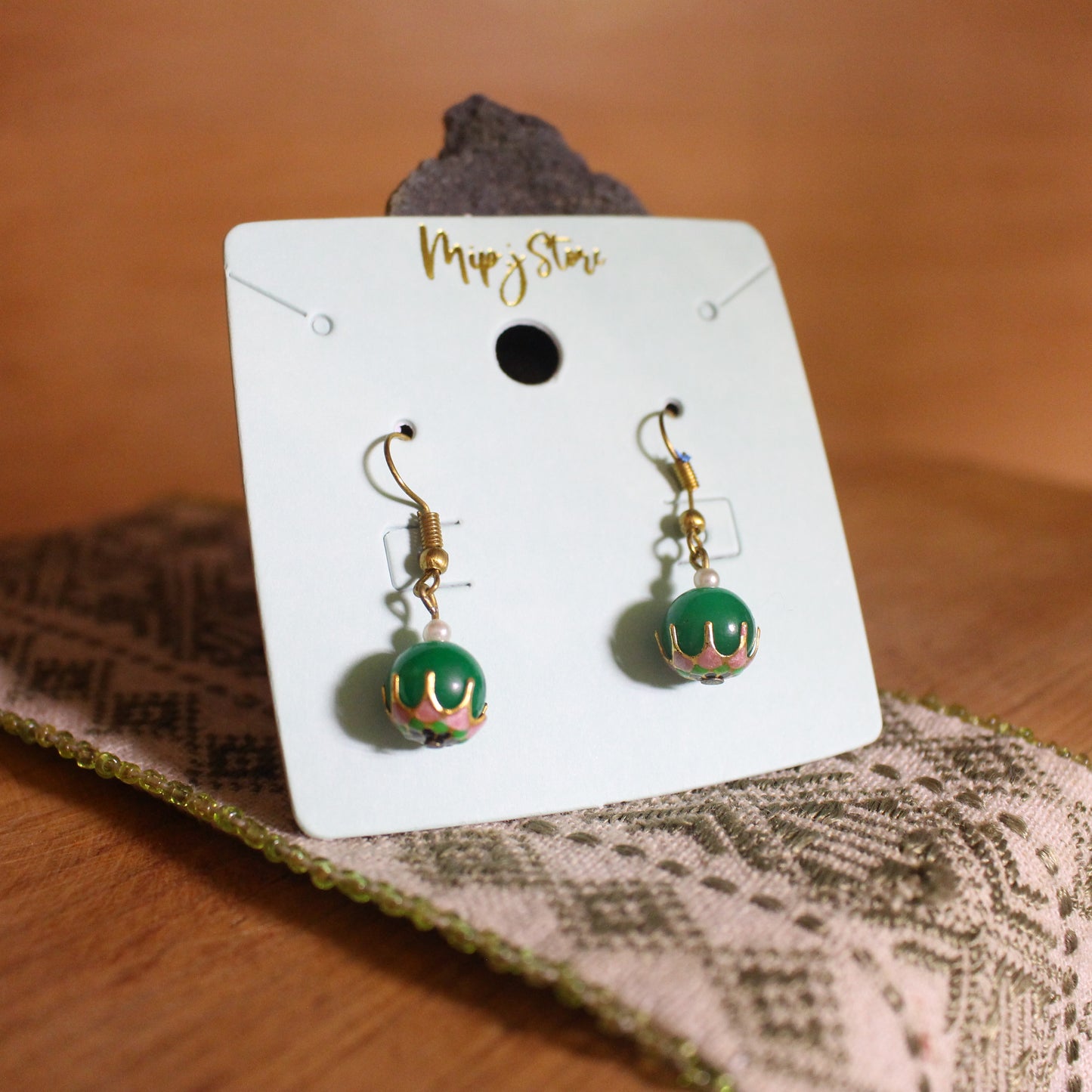 Small jhumki minna