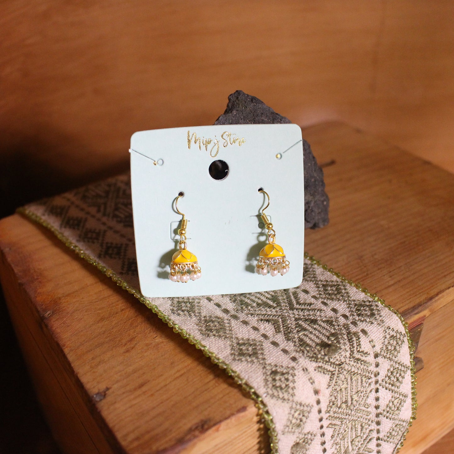 Small jhumki minna