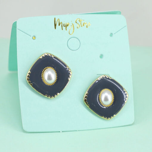 Vintage studs earing with silver tip